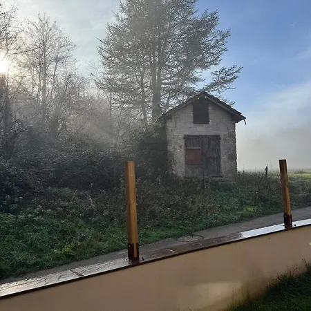 아파트 Chaleureux Duplex A La Campagne 샤나